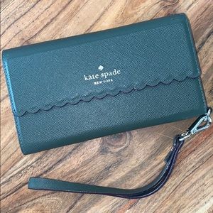 Kate Spade Scallop Wristlet Phone Wallet iPhone X